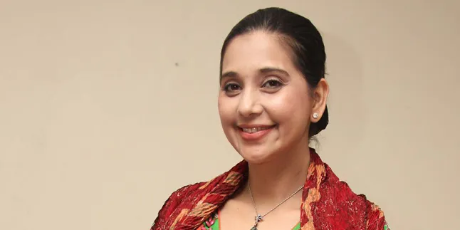 Anak Maju Nyaleg, Ayu Azhari Mengalah Anak Maju Nyaleg, Ayu Azhari Mengalah