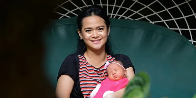 Anak Minta Ayah Baru, Shezy Idris Tak Bisa Berkata-Kata Anak Minta Ayah Baru, Shezy Idris Tak Bisa Berkata-Kata