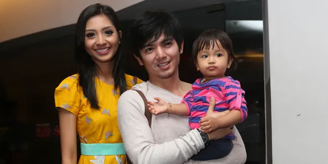 Anak Nicky Tirta Warisi Bakat Model Dari Sang Ibu