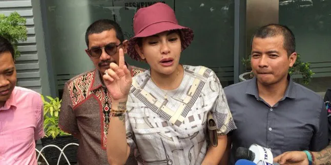 Anak Nikita Mirzani Jadi Saksi Kasus Pencemaran Nama Baik yang Dilakukan Pengacara Anak Nikita Mirzani Jadi Saksi Kasus Pencemaran Nama Baik yang Dilakukan Pengacara