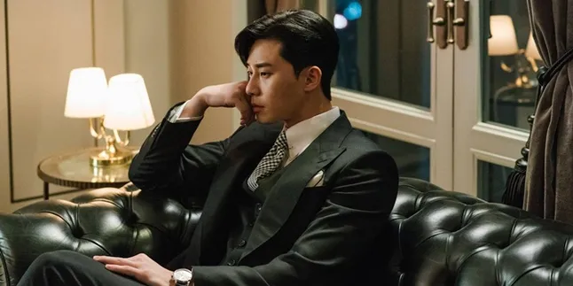 Anak Penulis 'What's Wrong With Secretary Kim' Ingin Nikah Dengan Park Seo Joon