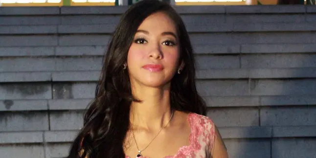 Anak Poppy Bunga Lahir Dengan Kulit Ungu, Ini Alasannya