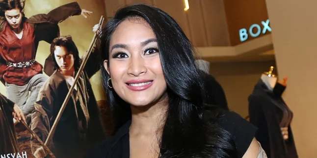 Anak Tak Suka Minum Dari Botol, Happy Salma Akan Beri ASI 2 Tahun