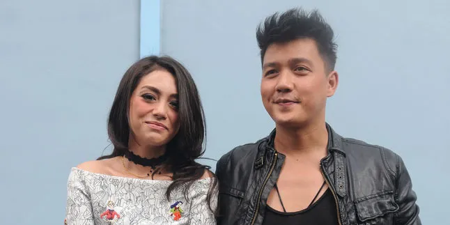 Anak Tinggal Bareng Celine & Stefan William, Ini Tanggapan Dirly Anak Tinggal Bareng Celine & Stefan William, Ini Tanggapan Dirly