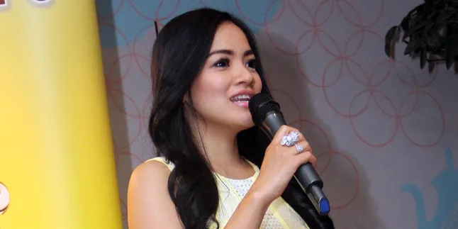 Anak Titi Kamal Musuhan Dengan Anak Dian Sastrowardoyo? Anak Titi Kamal Musuhan Dengan Anak Dian Sastrowardoyo?