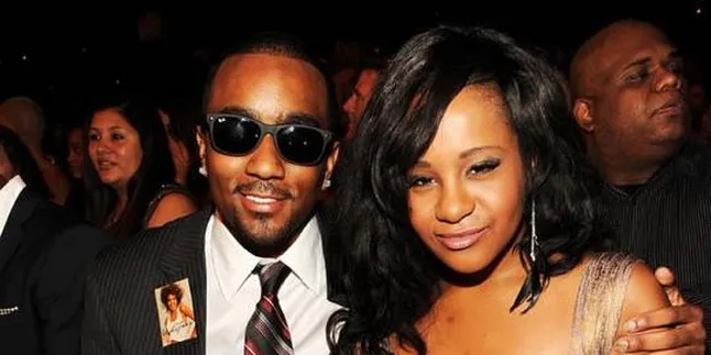 Anak Whitney Houston Alami Kecelakaan Mobil