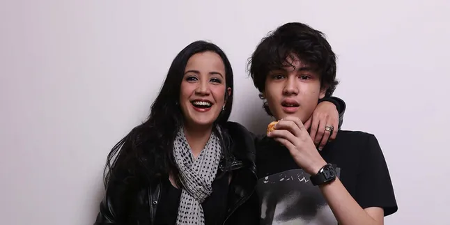 Andi Soraya Agak Tak Rela Lepas Shawn Adrian Ikuti Jejaknya Andi Soraya Agak Tak Rela Lepas Shawn Adrian Ikuti Jejaknya