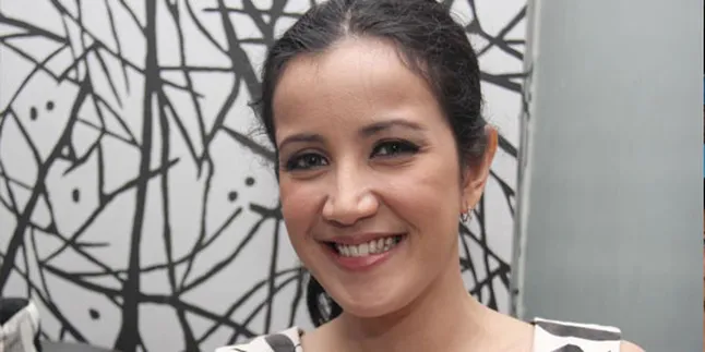 Andi Soraya: Tampil Cantik Harus Rela Sakit Andi Soraya: Tampil Cantik Harus Rela Sakit