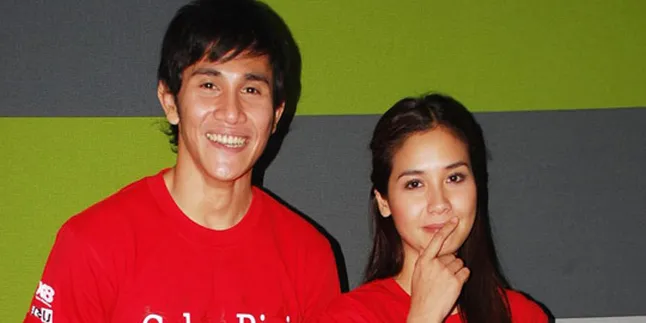 Aneh, Tak Ada Nama Vino Bastian dan Marsha Timothy di Tempat Resepsi