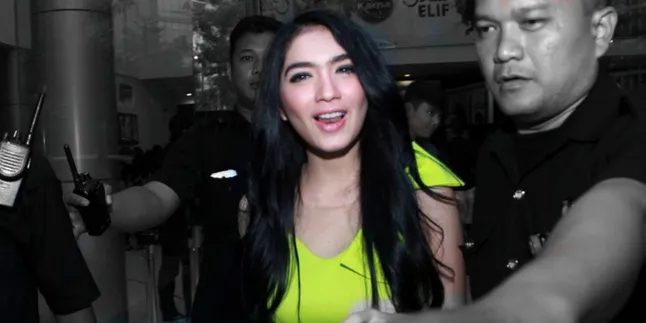 Angel Karamoy Dirumorkan Jadi Mualaf dan Segera Nikah Lagi