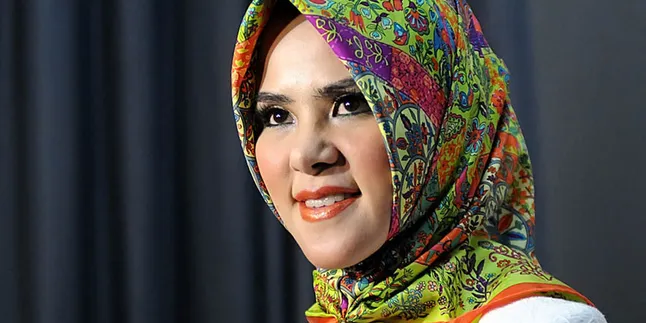 Angel Lelga Senang Buka Puasa Bareng 1.000 Anak Yatim Angel Lelga Senang Buka Puasa Bareng 1.000 Anak Yatim
