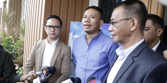 Angel Lelga Tak Datang Dalam Sidang Perceraian, Vicky Prasetyo Kecewa