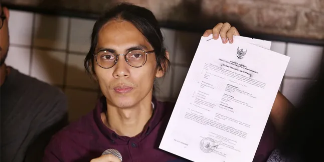 Angga Sasongko Minta Masyarakat Fair Soal 'SURAT DARI PRAHA'