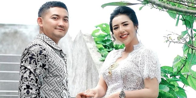 Angga Wijaya Invites Dewi Perssik to His Wedding