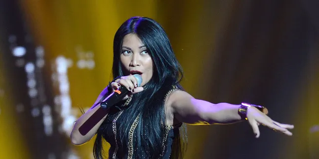 Anggun C Sasmi Ogah Curhat di Media Sosial, Kenapa?