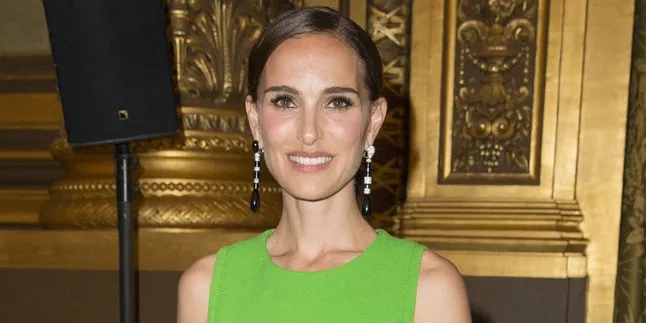 Anggun-Cantik, Saat Natalie Portman Menjelma Jadi Jackie Kennedy