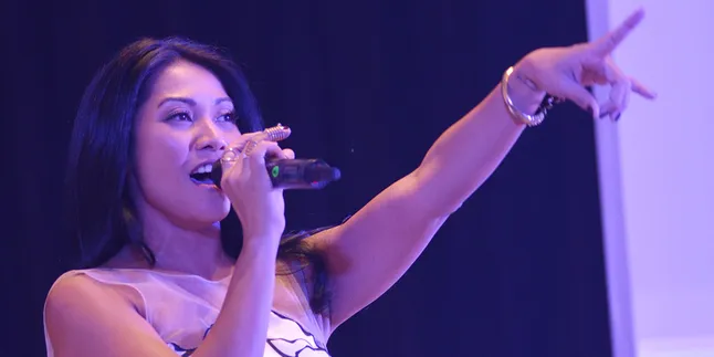 Anggun Bakal Makin Lengket Dengan Personel Spice Girl Anggun Bakal Makin Lengket Dengan Personel Spice Girl