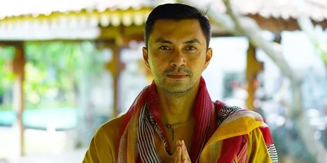 Anjasmara Pakai Jurus Menghilangkan Uban di Rambut dan Jenggotnya, Netizen: dari Dulu Kelewatan Gantengnya