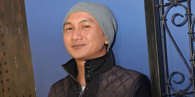 Anji Raih Best Vocal Performance di Anugrah Planet Muzik 2012