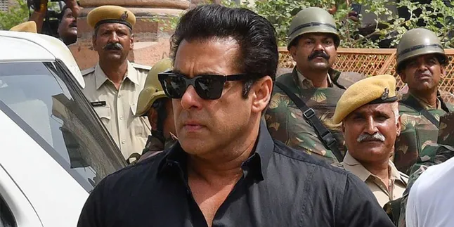 Anjing Kesayangannya Mati, Salman Khan Tak Kuasa Tahan Duka