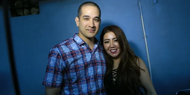 Antar Istri Perawatan, Okan Kornelius: Di Mata Gue Dia Cantik