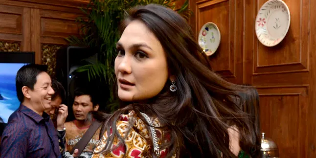 Antara Entertainment & Bisnis, Luna Maya: Apa Aja Yang Bikin Duit