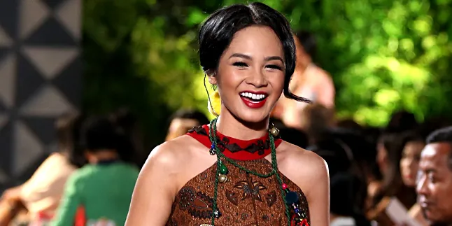 Antara Kerja dan Sebagai Istri, Andien: Jalanin Ringan Aja