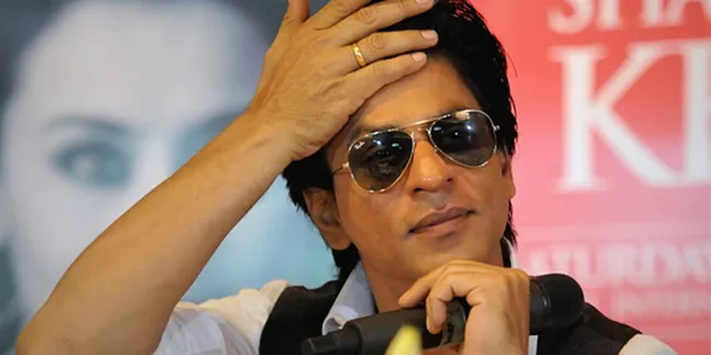 Antrian Panjang 'Hadang' Konser Shahrukh Khan