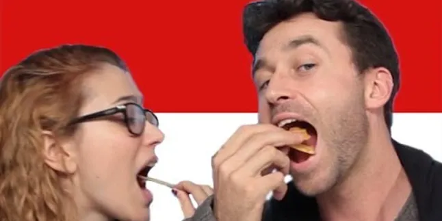 Apa Jadinya Jika Bule-Bule Ini Nyoba Snack Indonesia? Kocak! Apa Jadinya Jika Bule-Bule Ini Nyoba Snack Indonesia? Kocak!