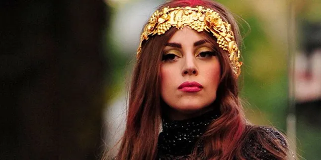 Apa Kado Valentine Taylor Kinney Untuk Anjing Lady Gaga?