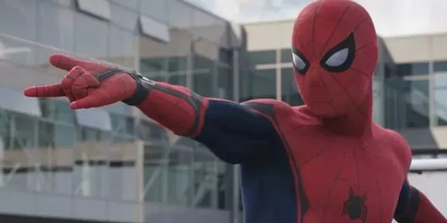 Apakah Spider-Man Bertikai Dengan Iron Man di Film 'SPIDER-MAN'?
