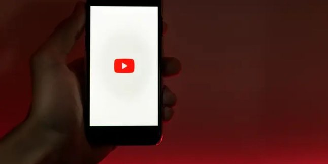 Is Your YouTube App Outdated? Don't Panic, Here's a Simple Solution to Fix It