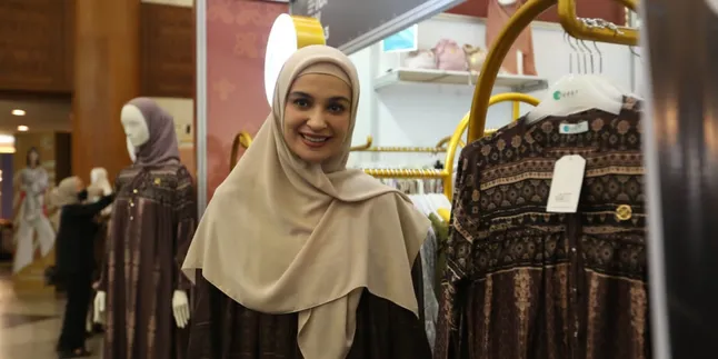 Apresiasi dan Dukungan Shireen Sungkar untuk Nobby yang Hadir di Indonesia Fashion Week 2023