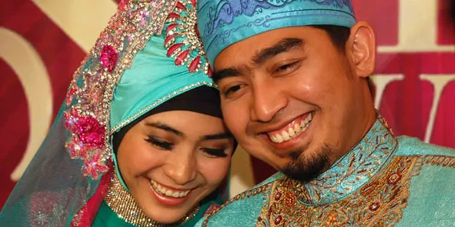 April Jasmine Dinyatakan Positif Hamil