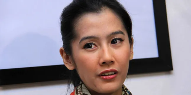 Ardina Rasti Adukan Eza Gionino ke Komnas Perempuan Ardina Rasti Adukan Eza Gionino ke Komnas Perempuan