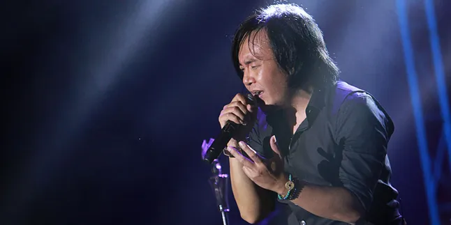 Ari Lasso Ikut Berbela Sungkawa Dalam Konsernya