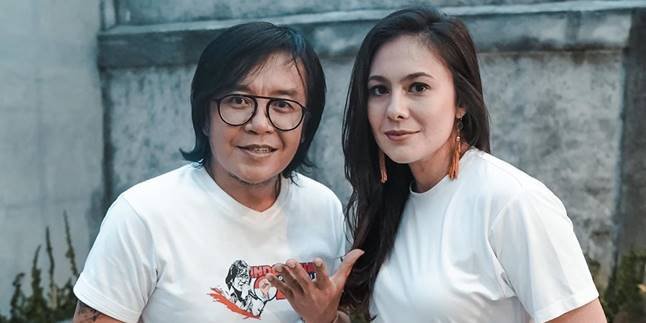 Ari Lasso Admits Being a Huge Fan of Wulan Guritno Since Adolescence