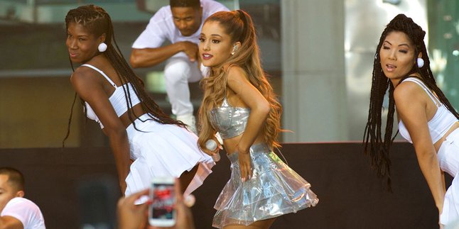 Ariana Grande Pernah Tulis Lagu Tentang Seks