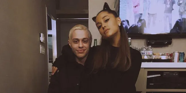 Ariana Grande Ucapkan Selamat Tinggal Pada Internet Pasca Putus Ariana Grande Ucapkan Selamat Tinggal Pada Internet Pasca Putus