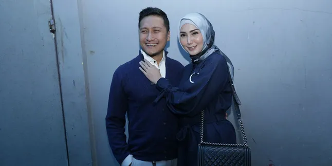 Arie Untung Ceritakan Anak-Anaknya Ketagihan ke Mekkah, Ini Penyebabnya! Arie Untung Ceritakan Anak-Anaknya Ketagihan ke Mekkah, Ini Penyebabnya!