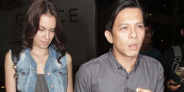 Ariel NOAH Akan Bawa Sophia Mueller ke Amerika?