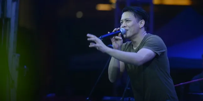 Ariel NOAH Nyanyi Live 'Mungkin Nanti' Versi Jepang, Buat Penonton Terkesima