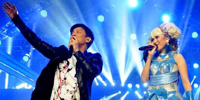 Ariel NOAH Peluk Penggemar & Hadiahkan Gitar di Gala XXI ANTV