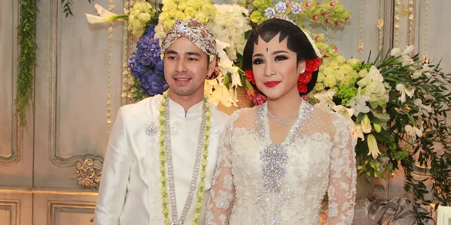 Armand Maulana Kejutkan Nagita Slavina di Resepsi Pernikahan