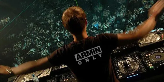 [Eksklusif] Armin Van Bureen: ASOT Membuatku Bergairah!