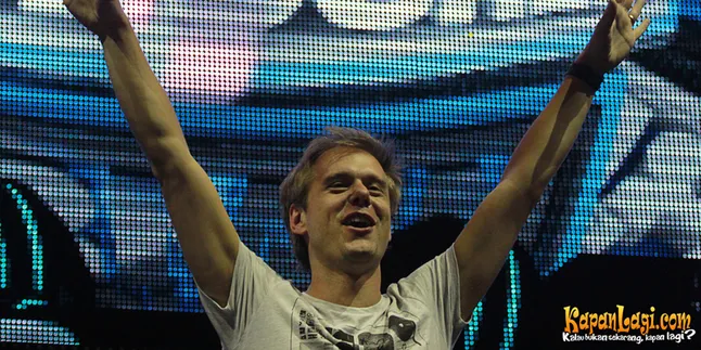 Armin Van Buuren Bangga Main di Indonesia