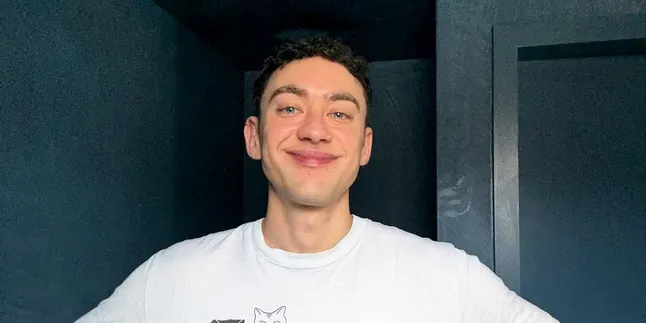 Arti dan Makna Lagu Breathe Olly Alexander: Saat Cinta Butuh Ruang Bernapas