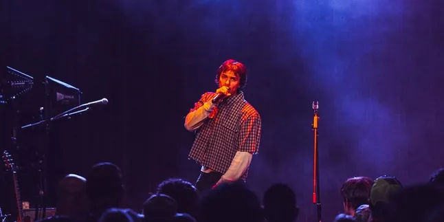 Arti dan Makna Lagu Favorite - Austin George, Kisah Perpisahan yang Tak Pernah Selesai Arti dan Makna Lagu Favorite - Austin George, Kisah Perpisahan yang Tak Pernah Selesai