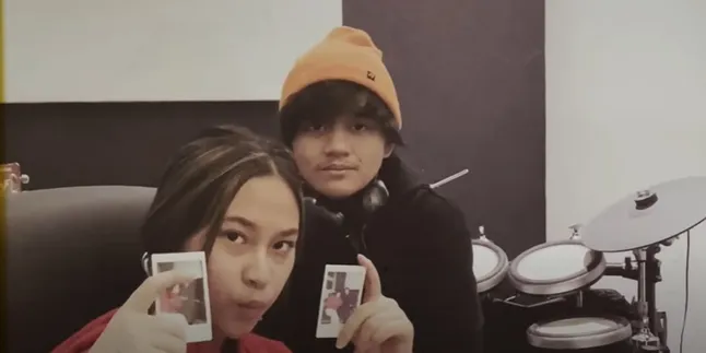Arti dan Makna Lagu 'If U Could See Me Cryin In My Room': Curahan Hati yang Penuh Kerinduan Arti dan Makna Lagu 'If U Could See Me Cryin In My Room': Curahan Hati yang Penuh Kerinduan