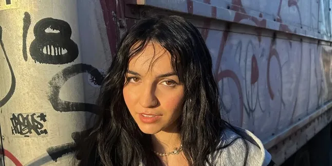 The Meaning and Significance of MyLA's Song - Under the Same Moon, about Deep Longing and Loneliness